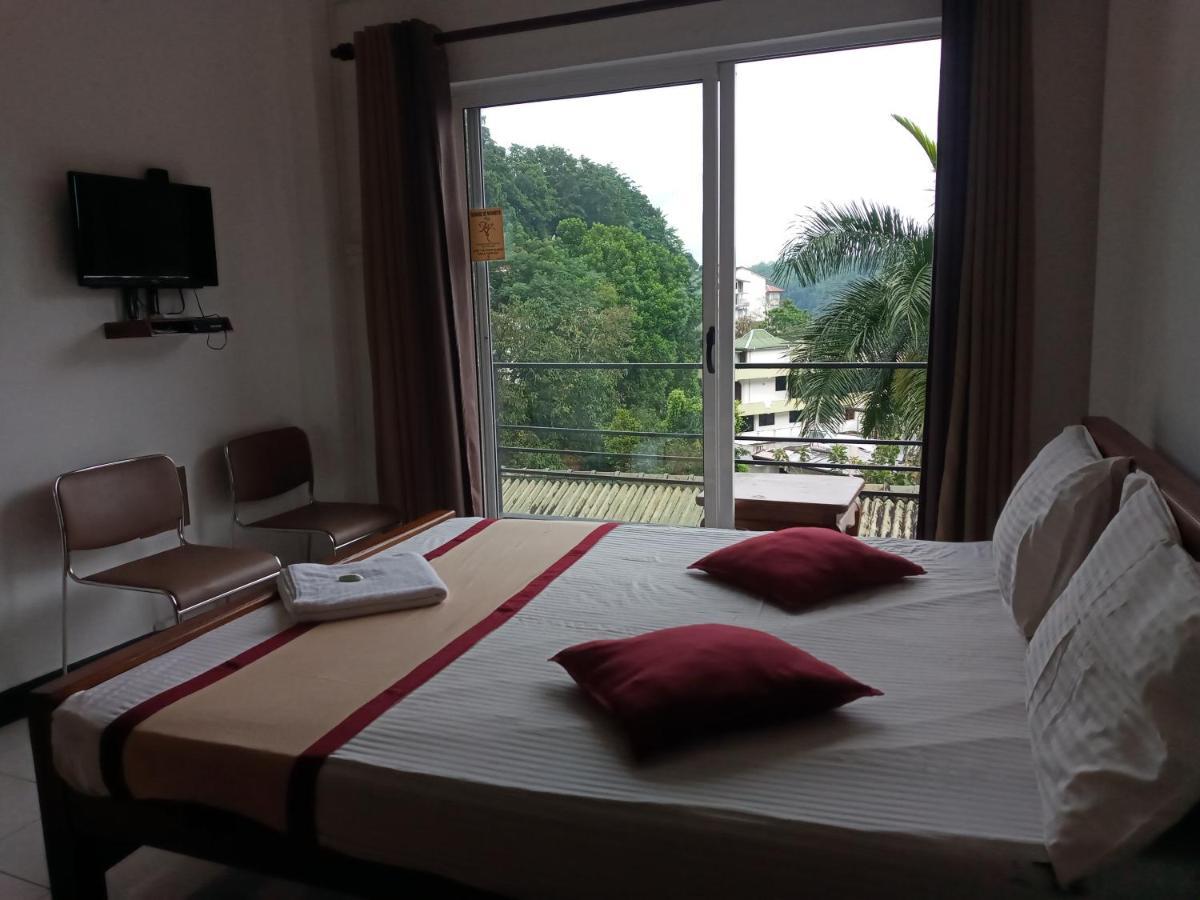 Kandy Forest Villa Hotel Exterior photo
